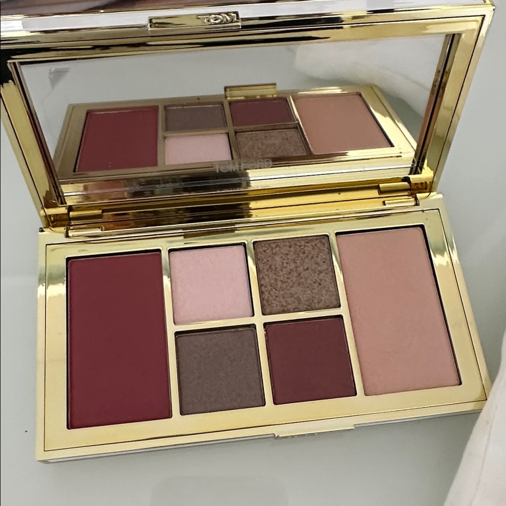 Tom Ford Elegant White and Gold Makeup Palette